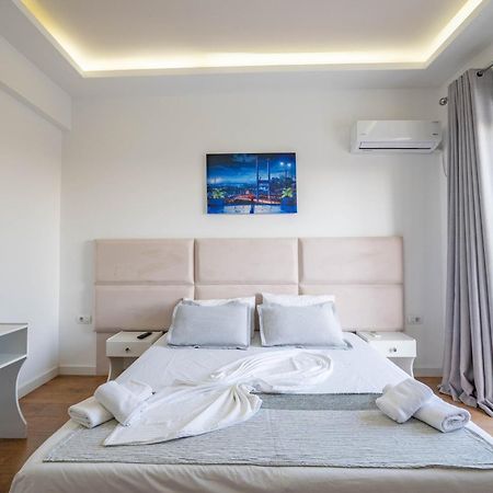 Hotel Myrtai - City Center Sarandë Exterior foto