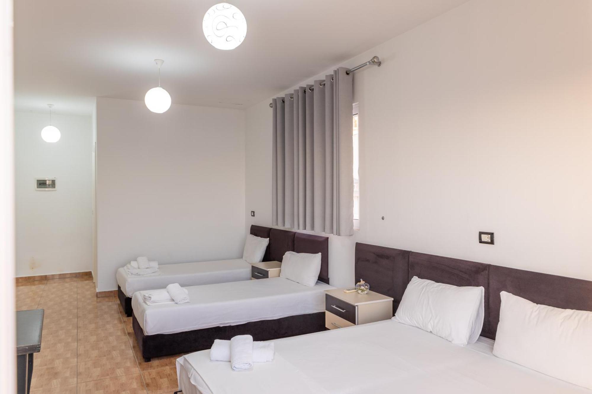 Hotel Myrtai - City Center Sarandë Exterior foto
