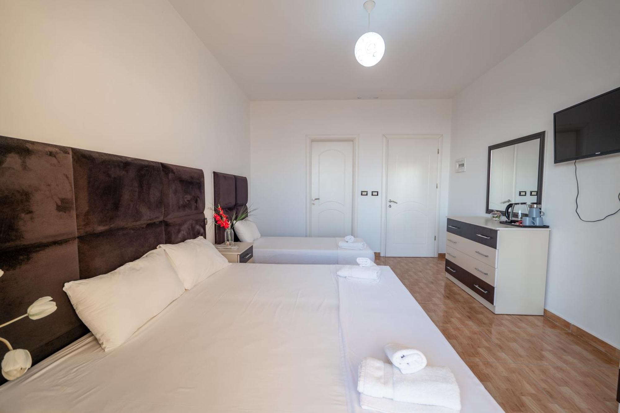 Hotel Myrtai - City Center Sarandë Exterior foto