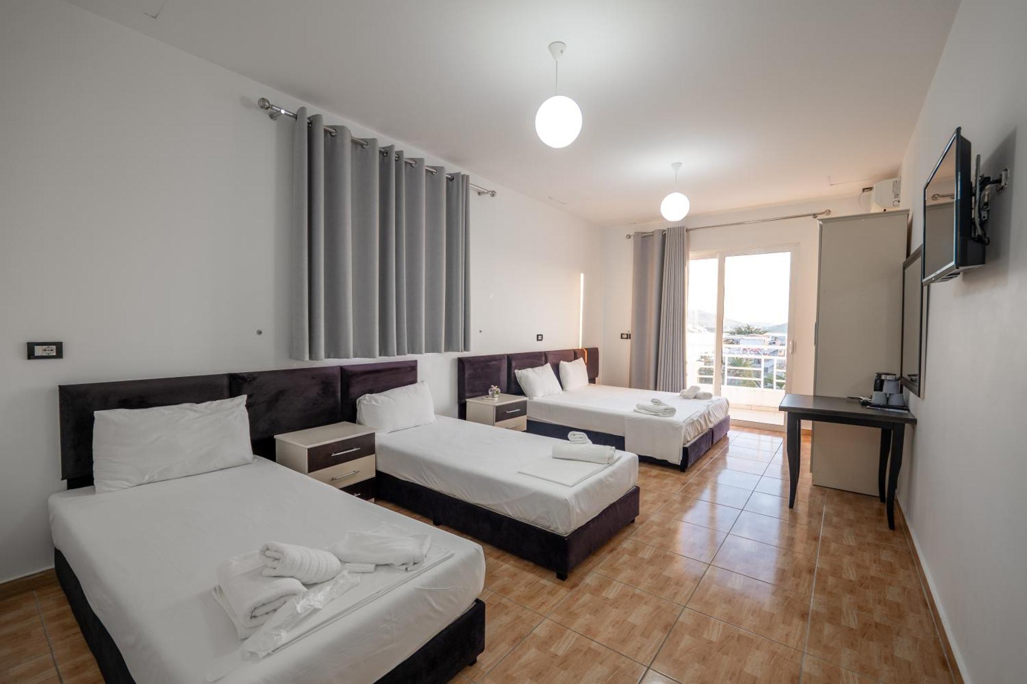 Hotel Myrtai - City Center Sarandë Exterior foto