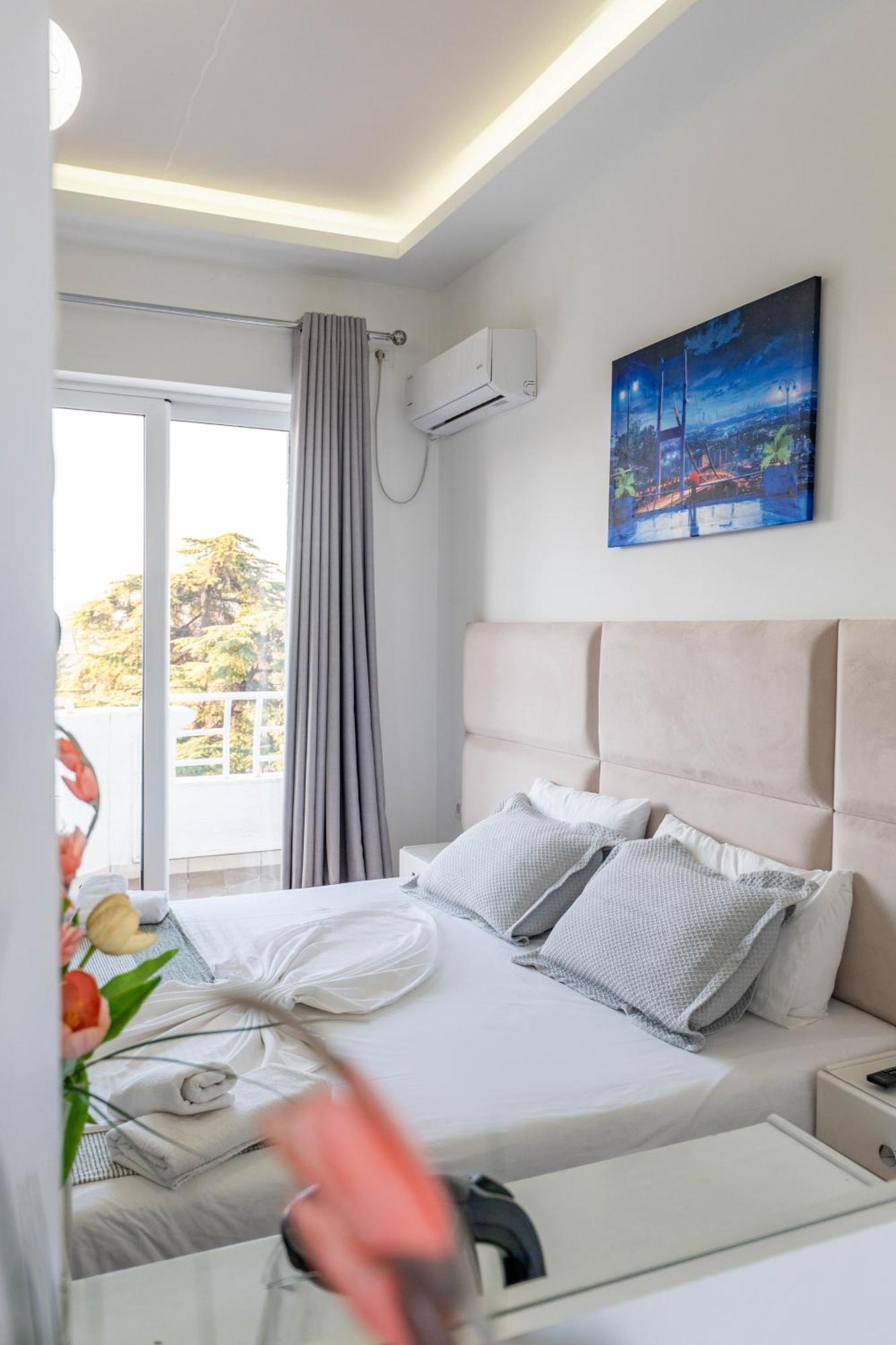Hotel Myrtai - City Center Sarandë Exterior foto
